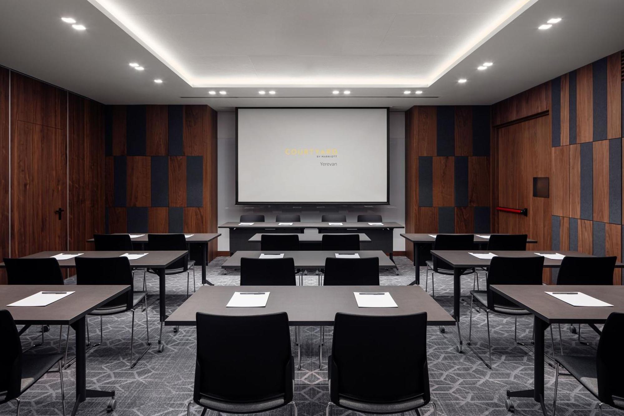 Courtyard By Marriott Yerevan Exterior photo